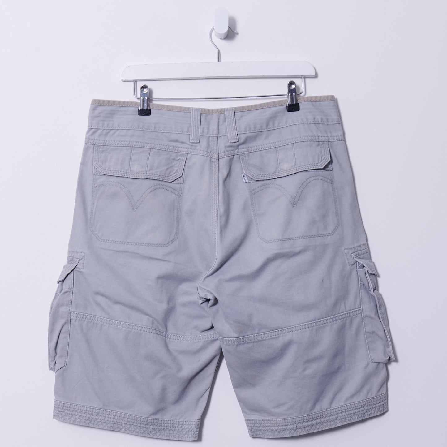 Vintage Levis Cargo Shorts 33W