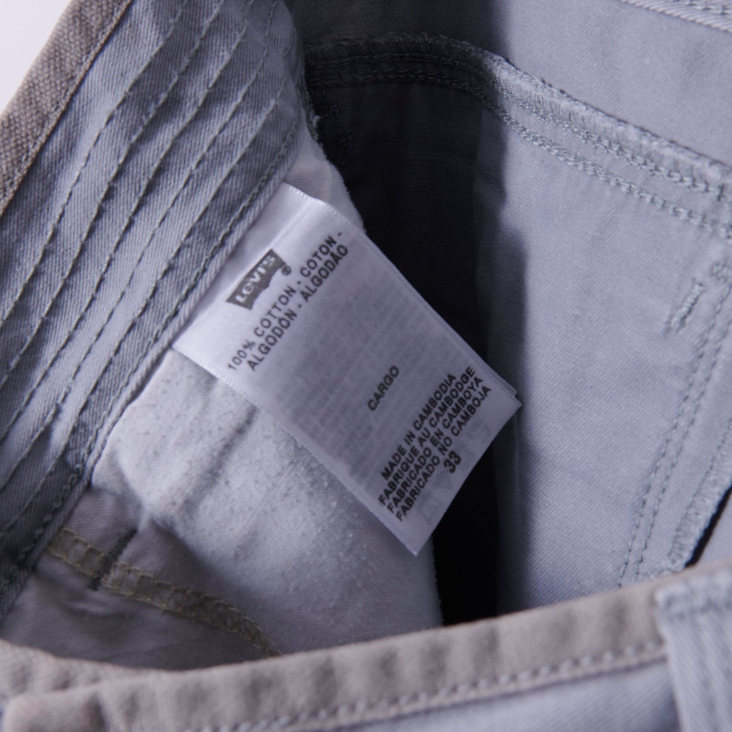 Vintage Levis Cargo Shorts 33W