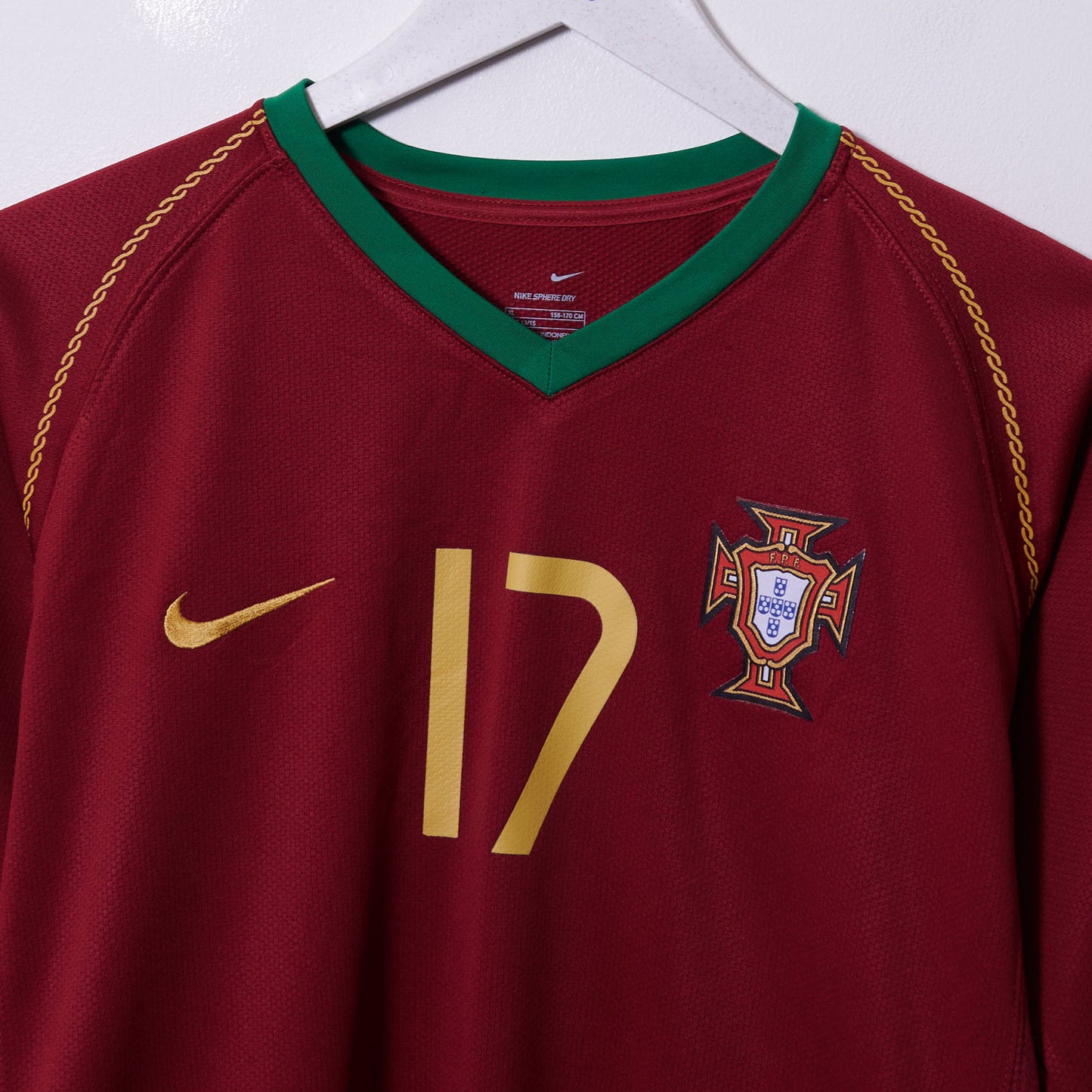 Vintage Portugal 2004-2005 Nike Home Shirt #17 C. Ronaldo Small