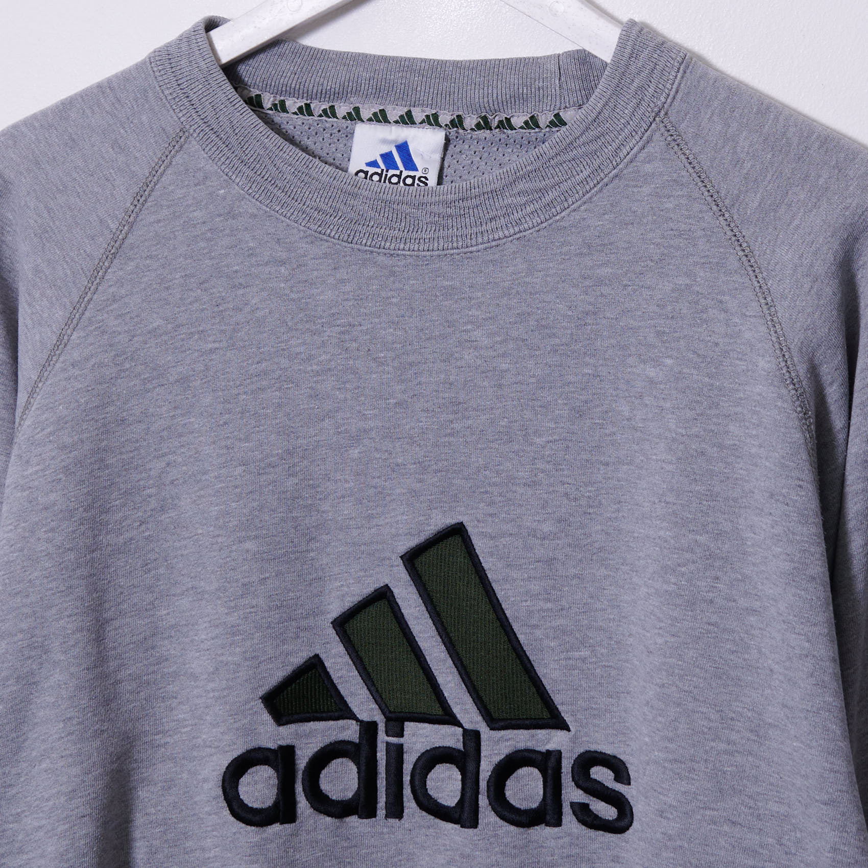 90s XL adidas vtg スウェット NY ラスタ rundmc 褪色 Vintage 90s Adidas Equipment Mustard Yellow Custom Cut Crop