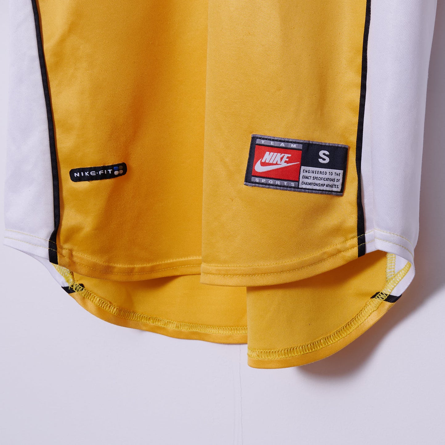 Vintage Borussia Dortmund 1998-2000 Nike Home Shirt Small